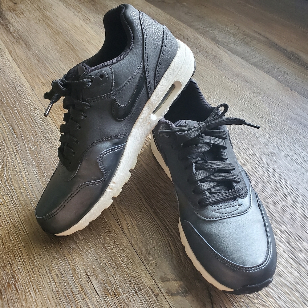Nike Air Sneakers Size US Women 6.5